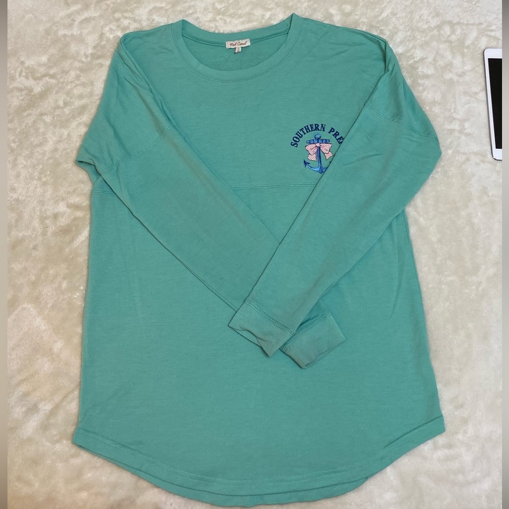 SOLD Red Camel long sleeve • aqua green